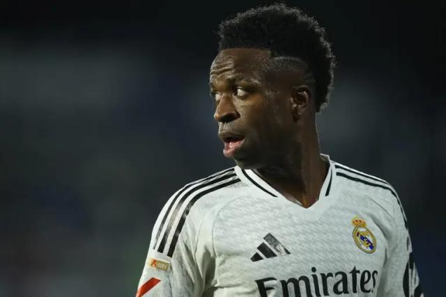 续约至2030？维尼修斯的3000万年薪，皇马尚未满足