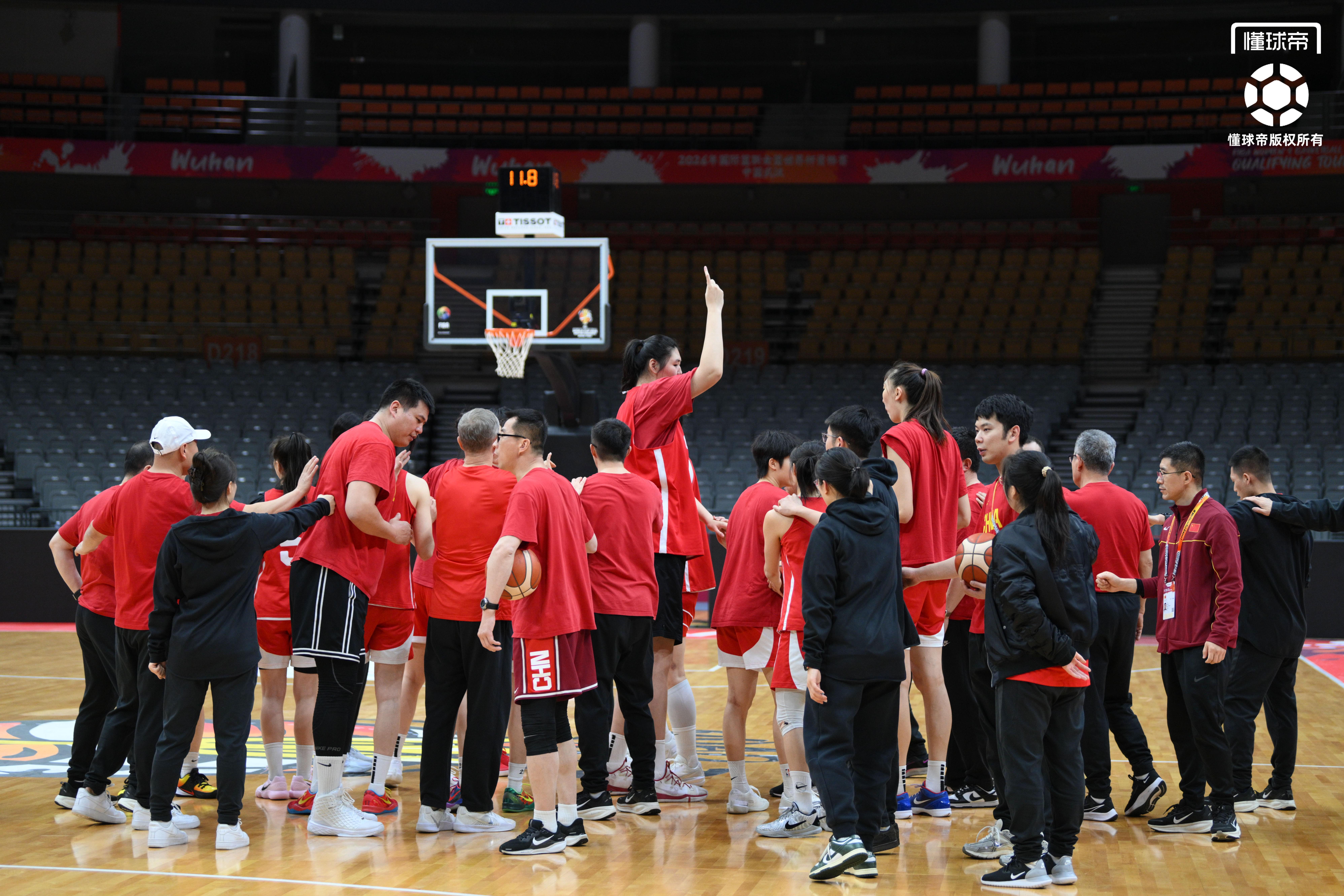 6686体育官网-中国女篮世预赛最后一练,王治郅到场观看&全队精神饱满